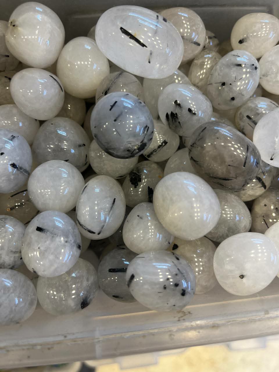 Tourmalinated quartz tumble